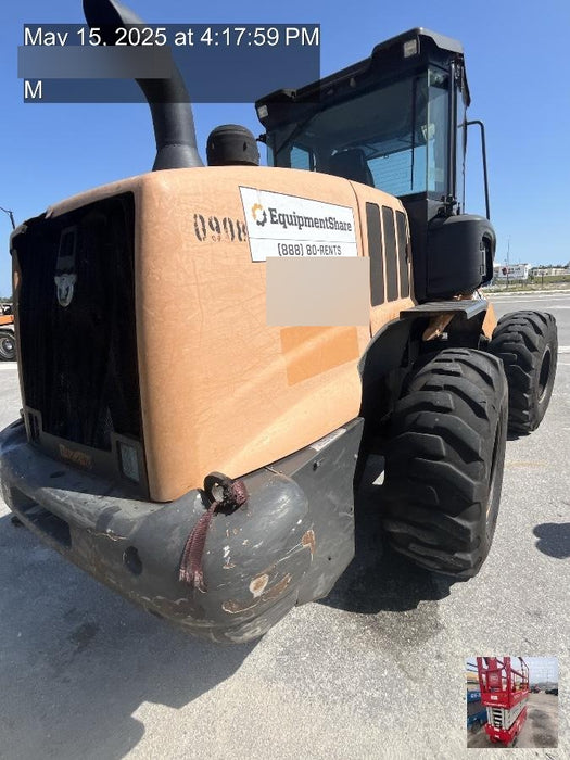 2018 Case 621G CLOSED CAB, JRB 416 STYLE HYD COUPLER