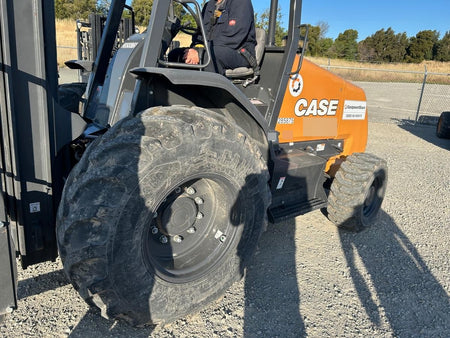 2023 CASE 588H