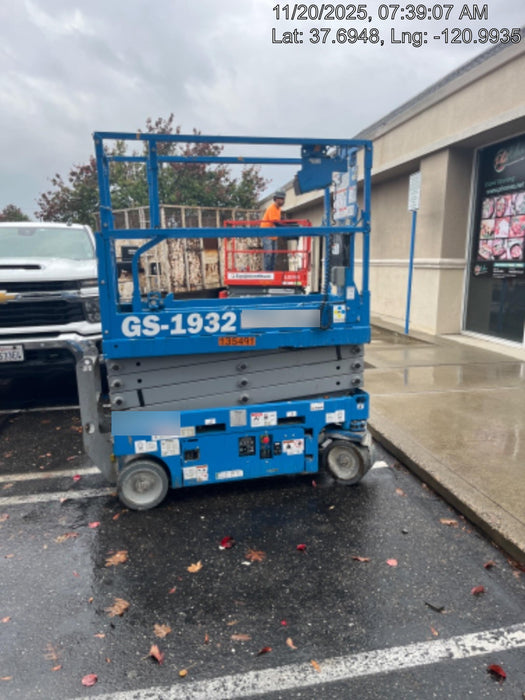 2021 GENIE GS-1932
