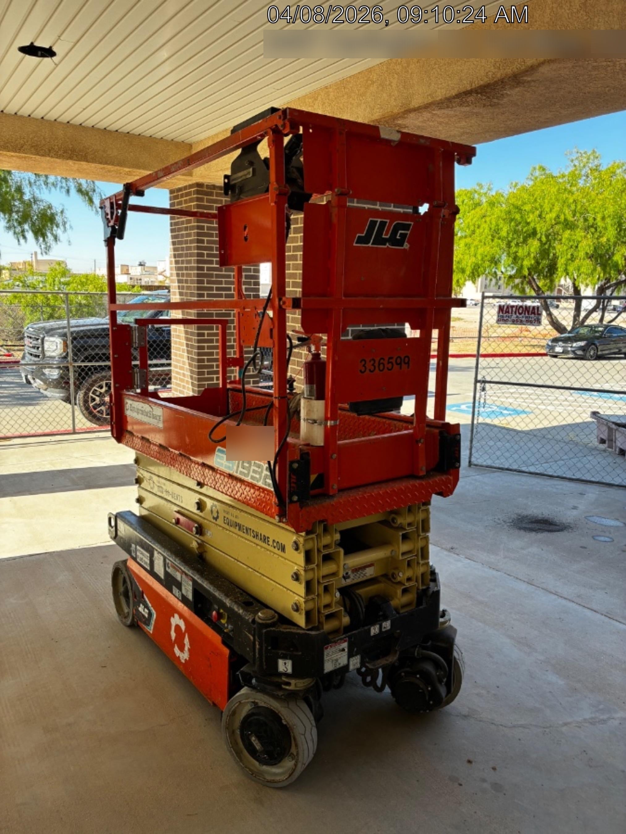 2023 JLG ES1932