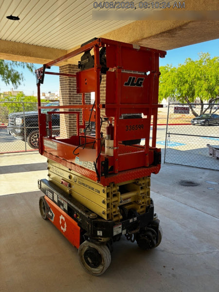 2023 JLG ES1932