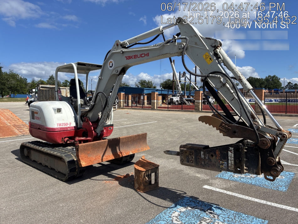 2021 TAKEUCHI TB250-2