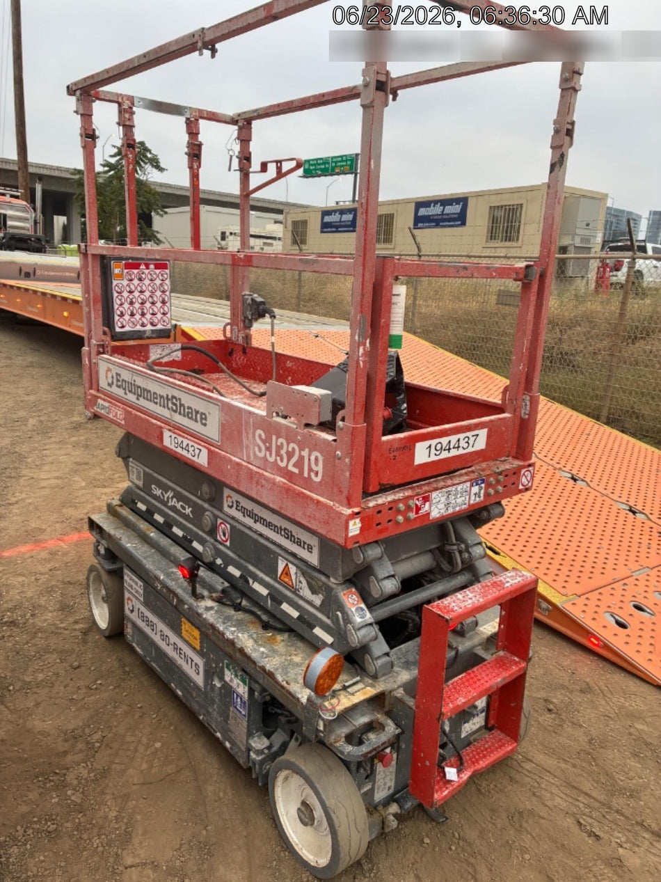 2021 SKYJACK SJ3219