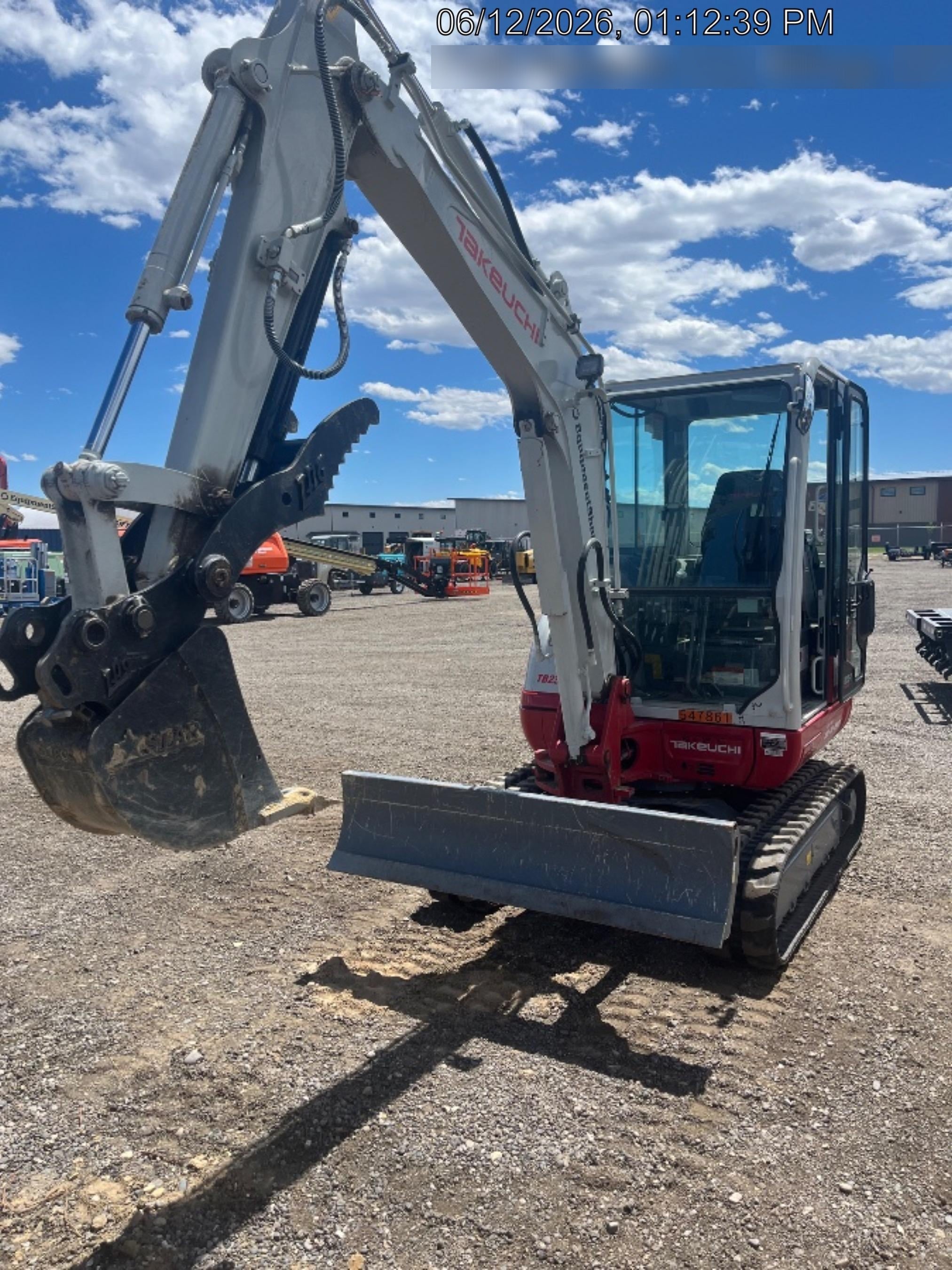 2025 TAKEUCHI TB235-2CR