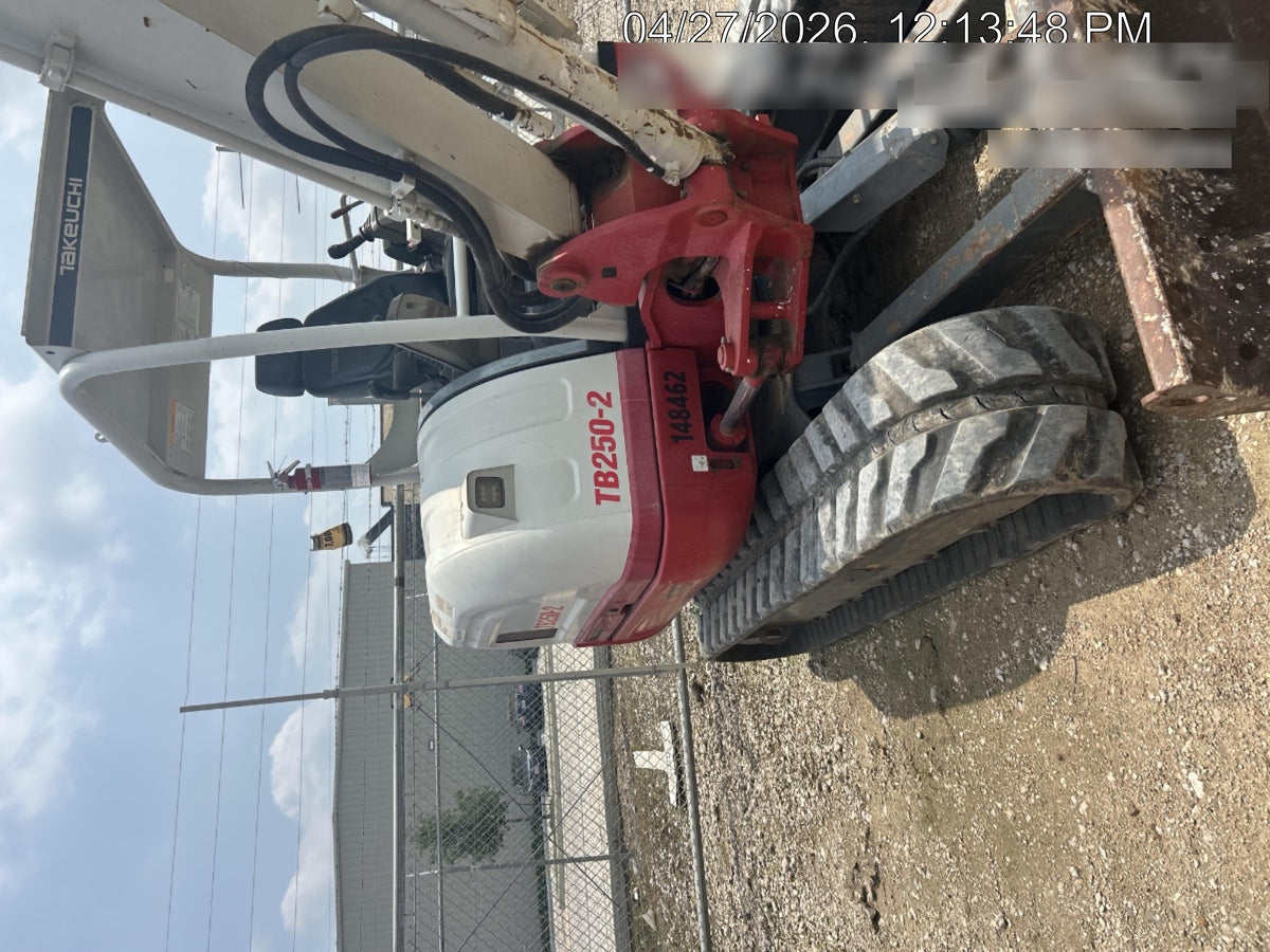 2021 TAKEUCHI TB250-2