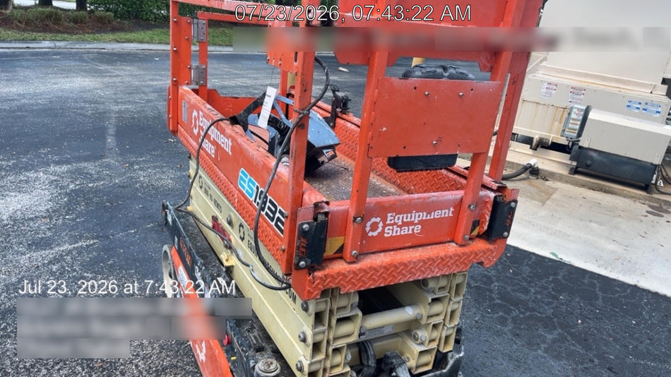 2023 JLG ES1932