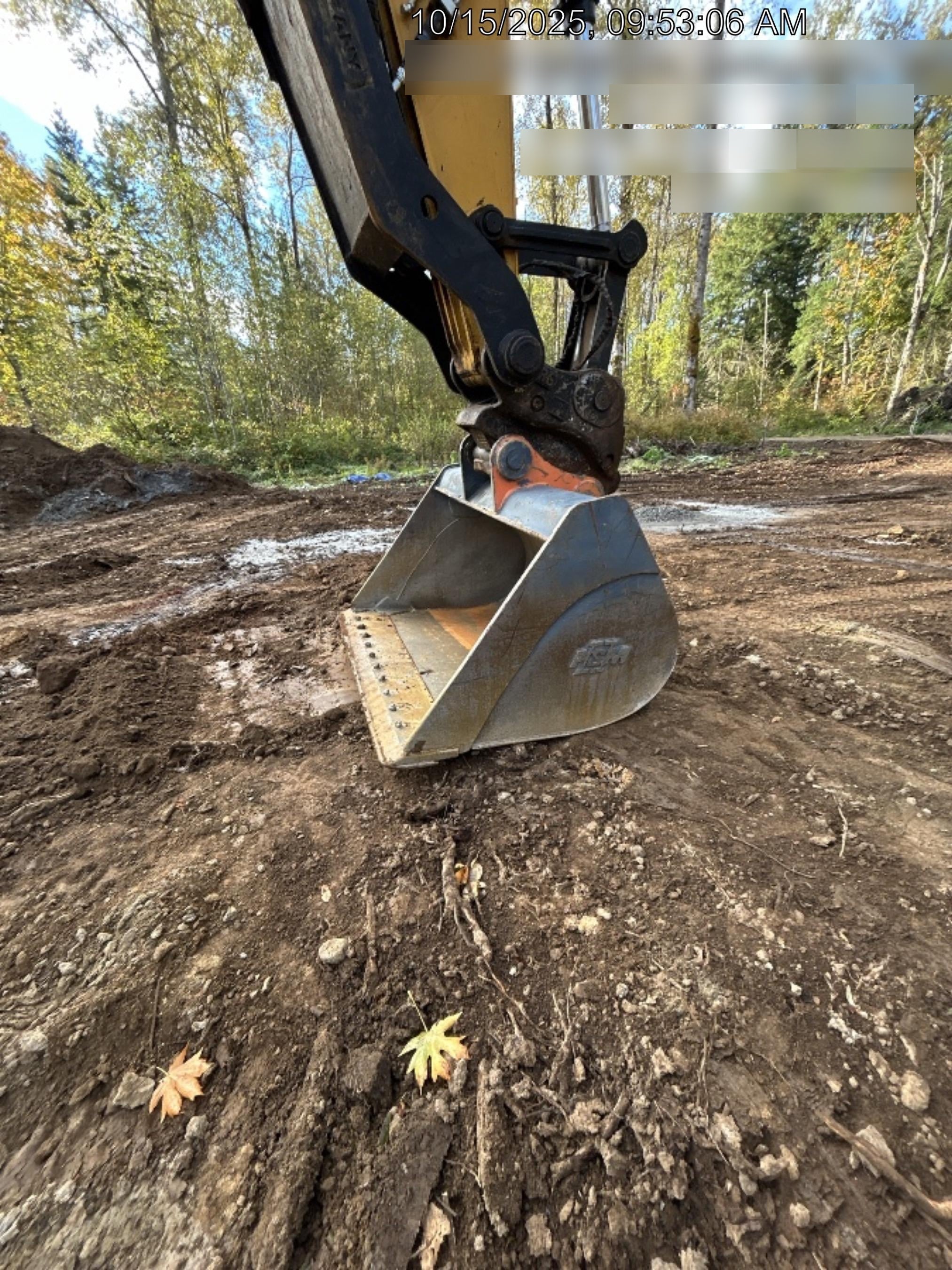 2025 HITACHI 54" Bucket - Hitachi