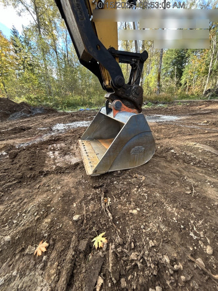 2025 HITACHI 54" Bucket - Hitachi