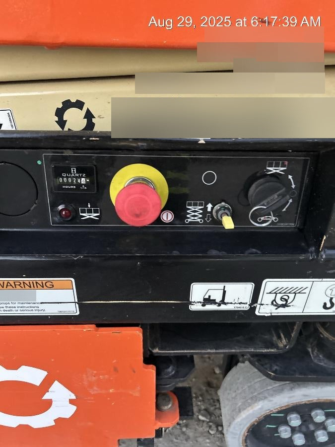 2022 JLG ES1330L