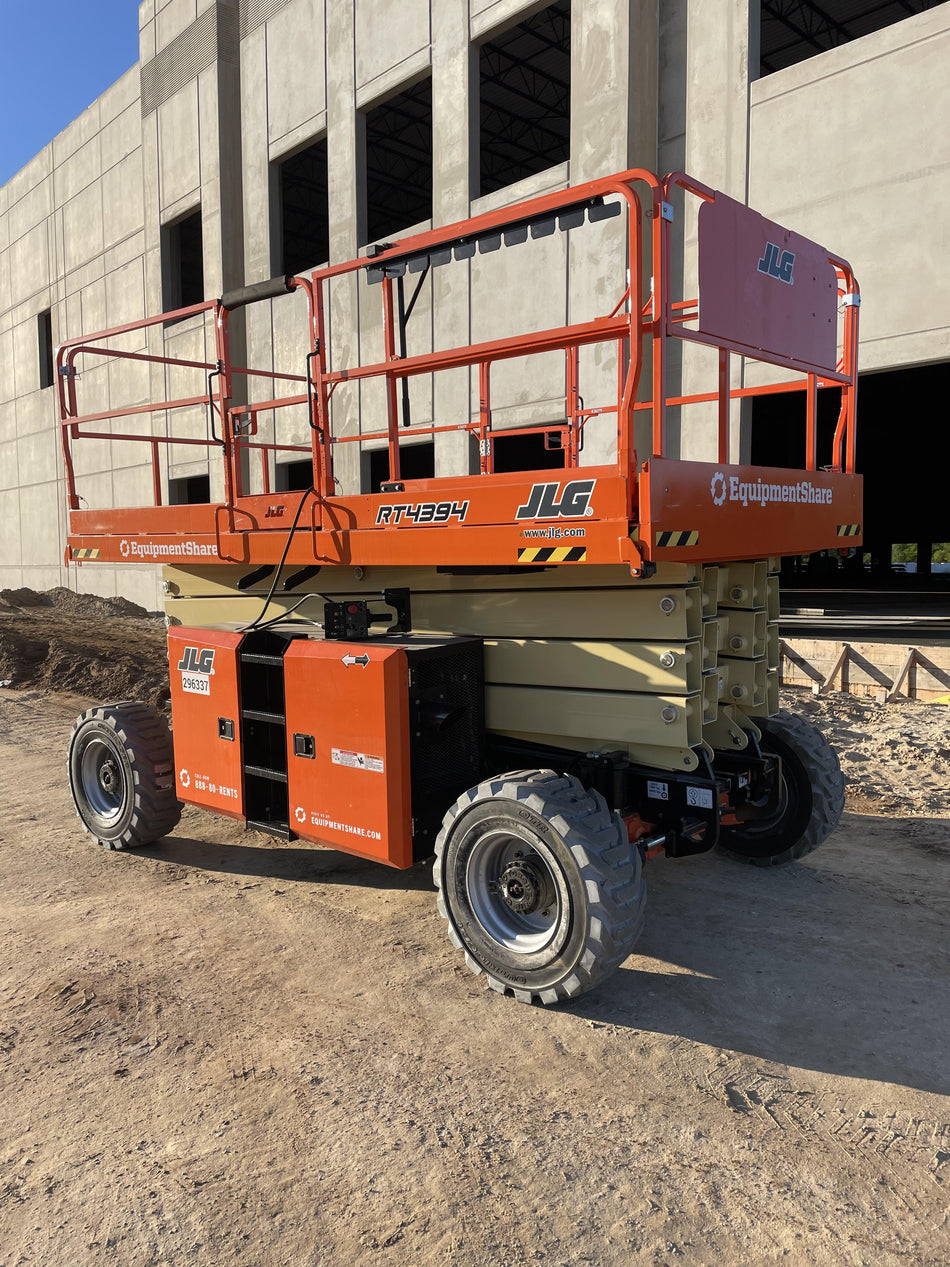 2023 JLG RT4394