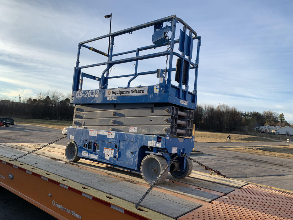 2020 Genie GS-2632 Solid NM Tires, Folding Rails with Half-Height Swing Gate, Beacon