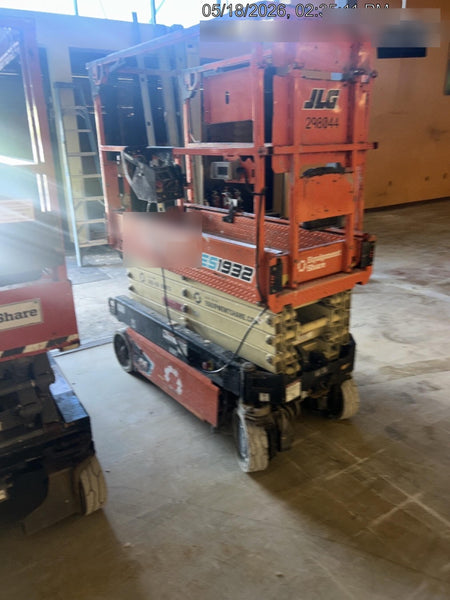 2023 JLG ES1932