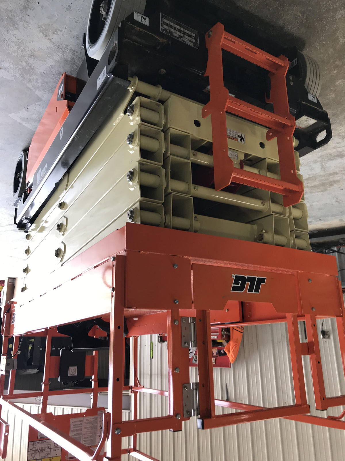 2021 JLG R3246