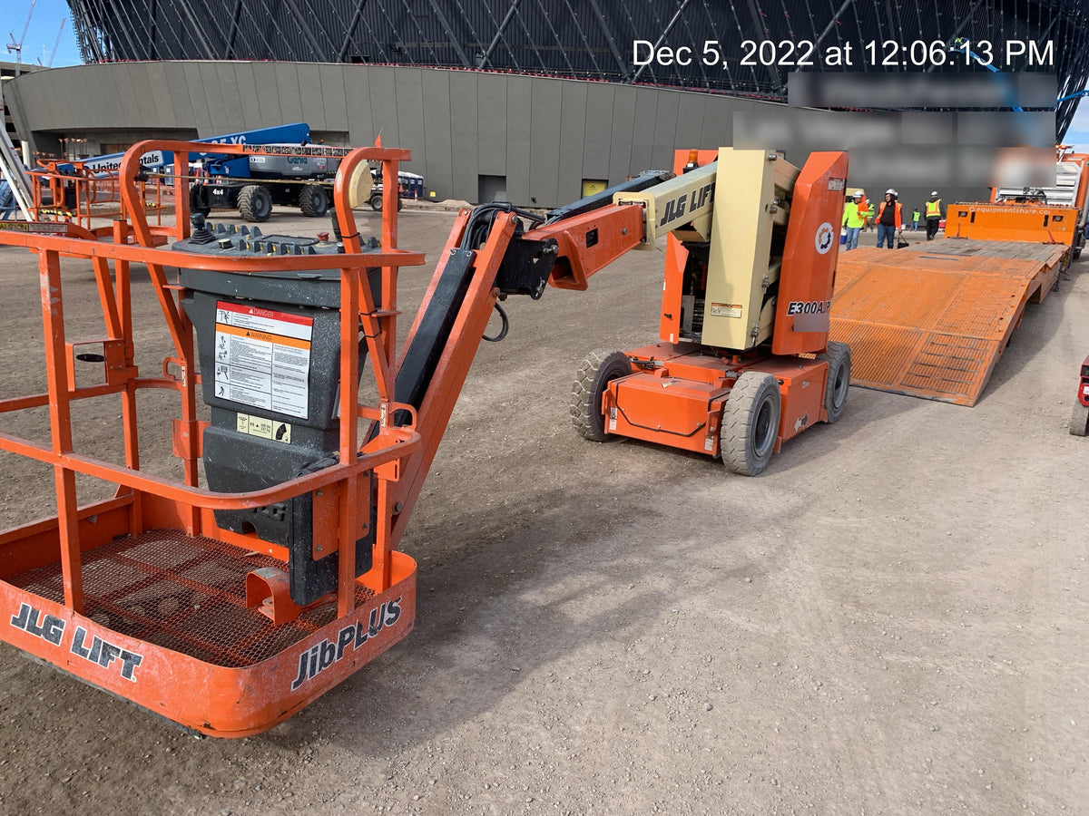 2020 JLG E300AJP