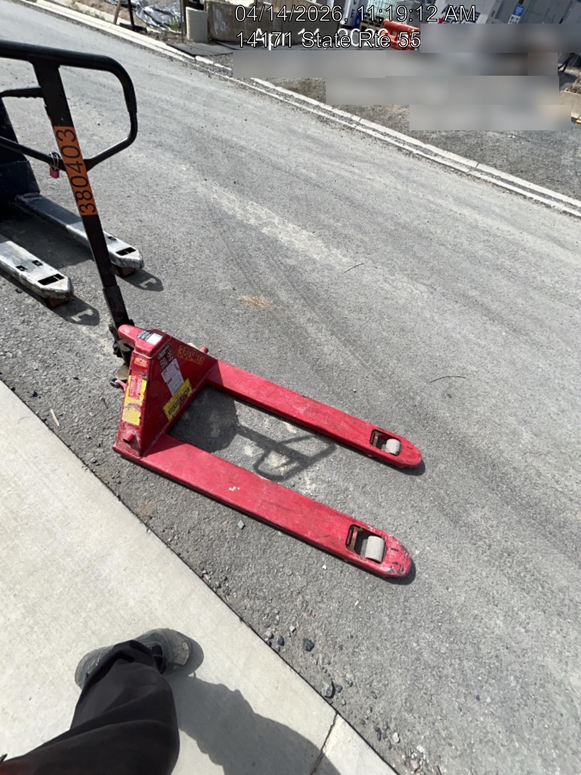 2022 DAYTON 5500 lb Pallet Jack