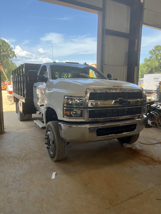 2022 CHEVROLET C5500 Stake Bed - Rental