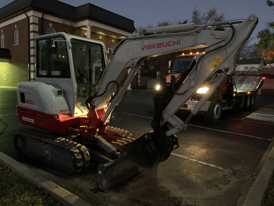 2020 TAKEUCHI TB235-2CR