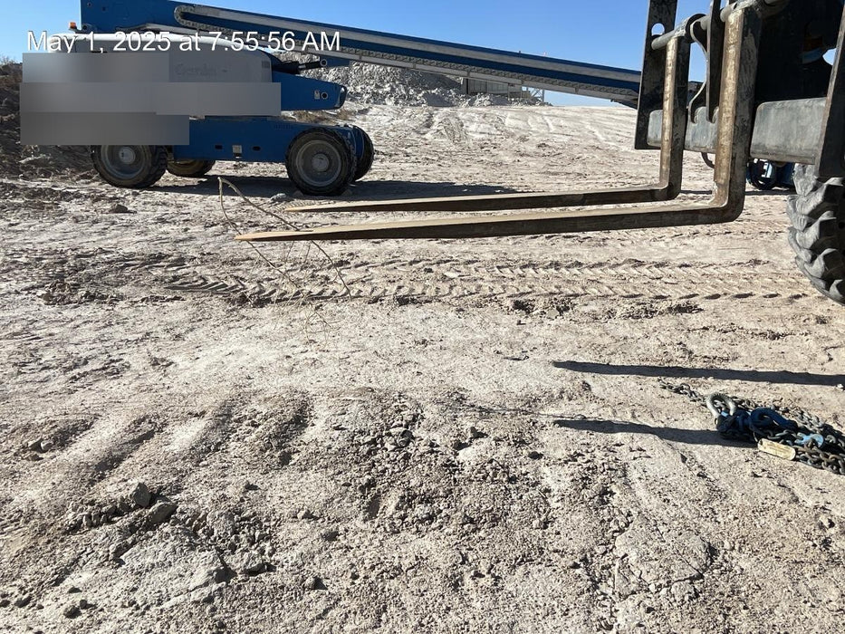 2018 Genie GTH-844 Genie GTH-844 w/Open ROPS, Solid Tires, beacon/work lights, 60" carriage/forks