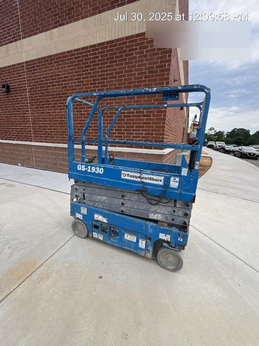 2019 Genie GS-1930 Fixed Rails with Chain Entry