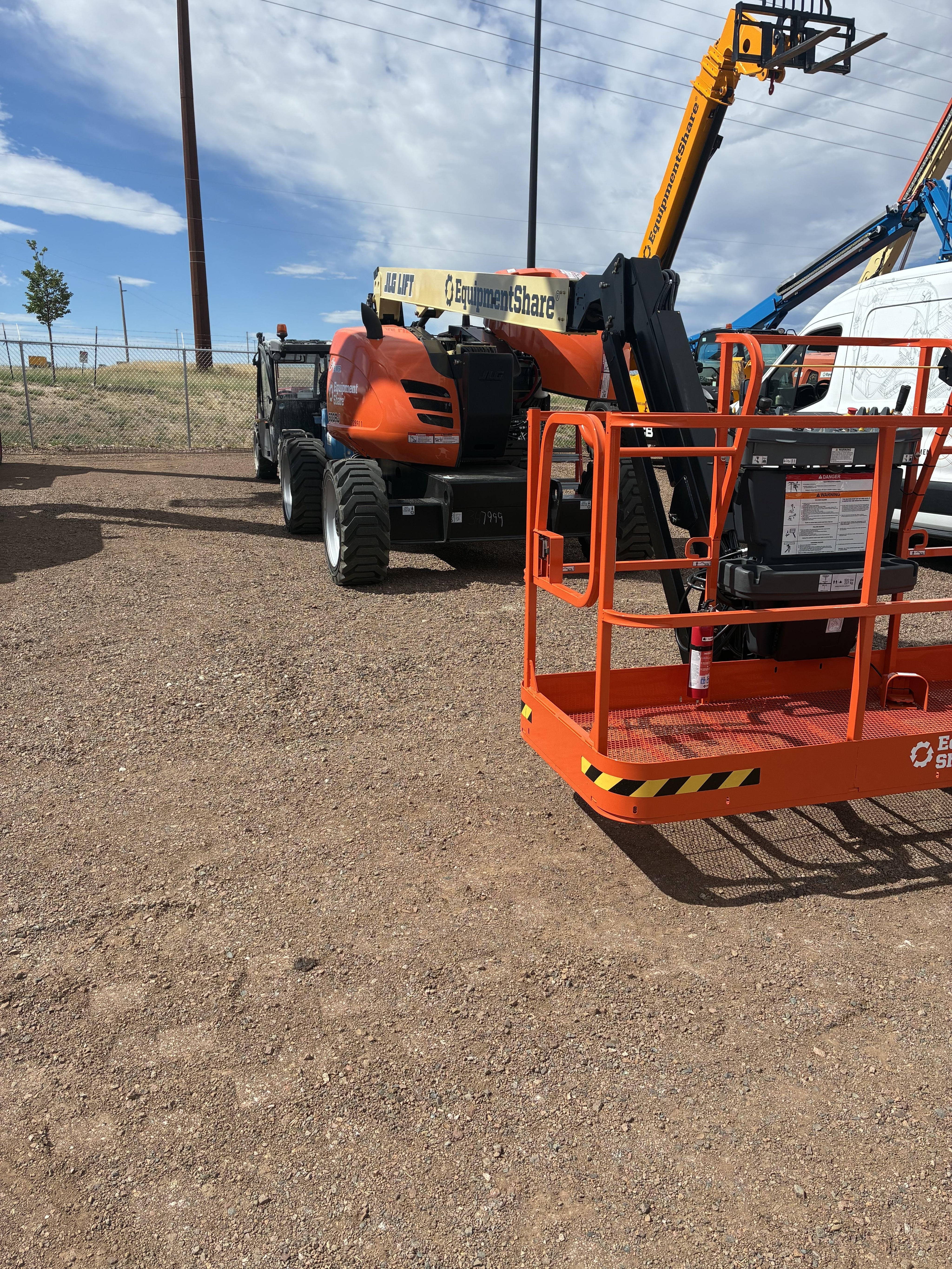 2026 JLG 600AJ