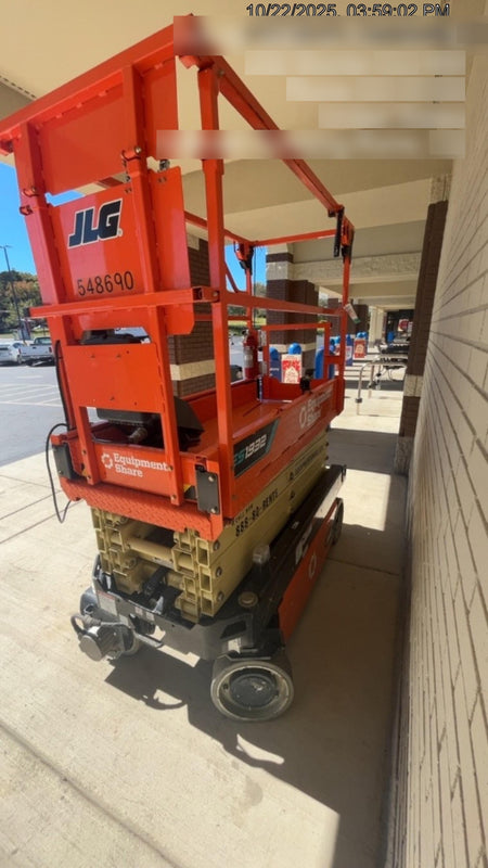 2025 JLG ES1932