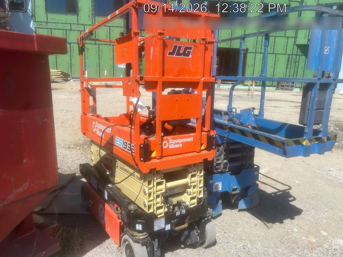 2023 JLG ES1932