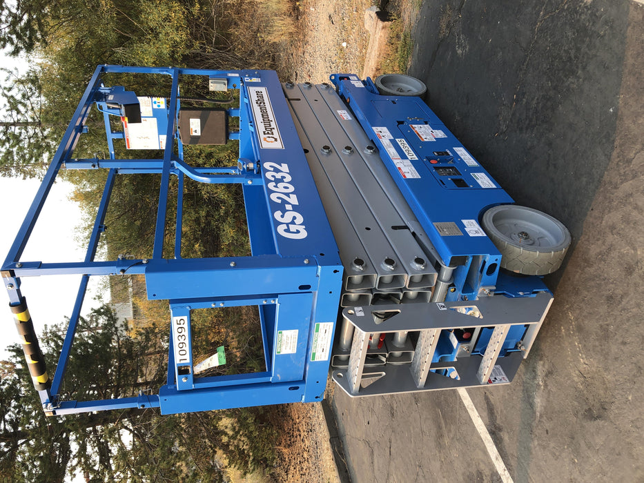 2020 Genie GS-2632 Solid NM Tires, Folding Rails with Half-Height Swing Gate, Beacon, 800W Invertor