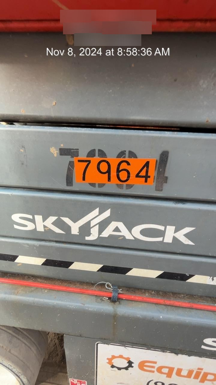 2018 Skyjack SJIII-3226 Skyjack SJIII3226 Scissor Lift w/Trojan Batteries