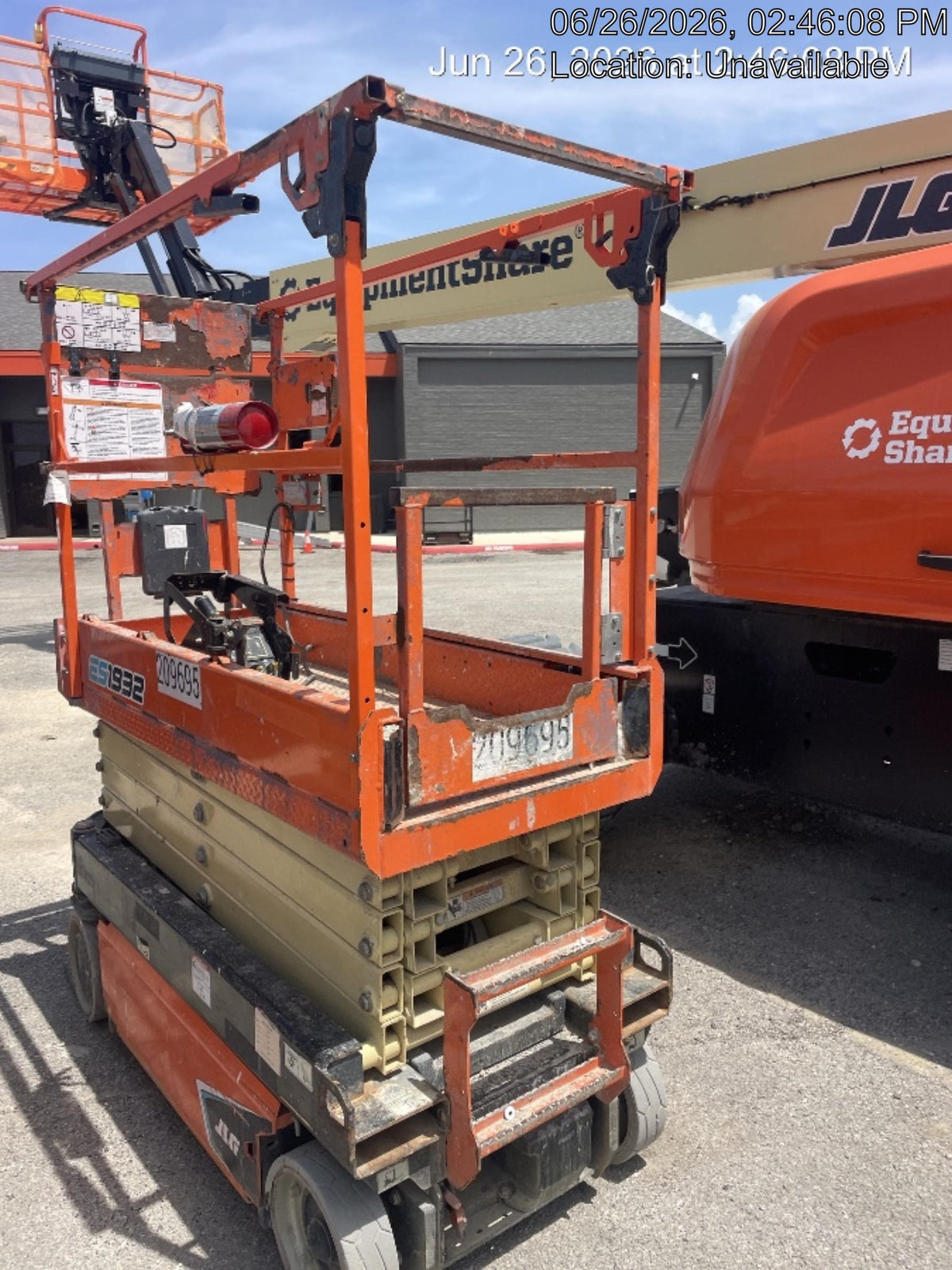 2022 JLG ES1932