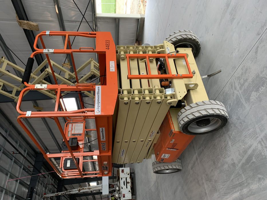 2019 JLG 4069LE