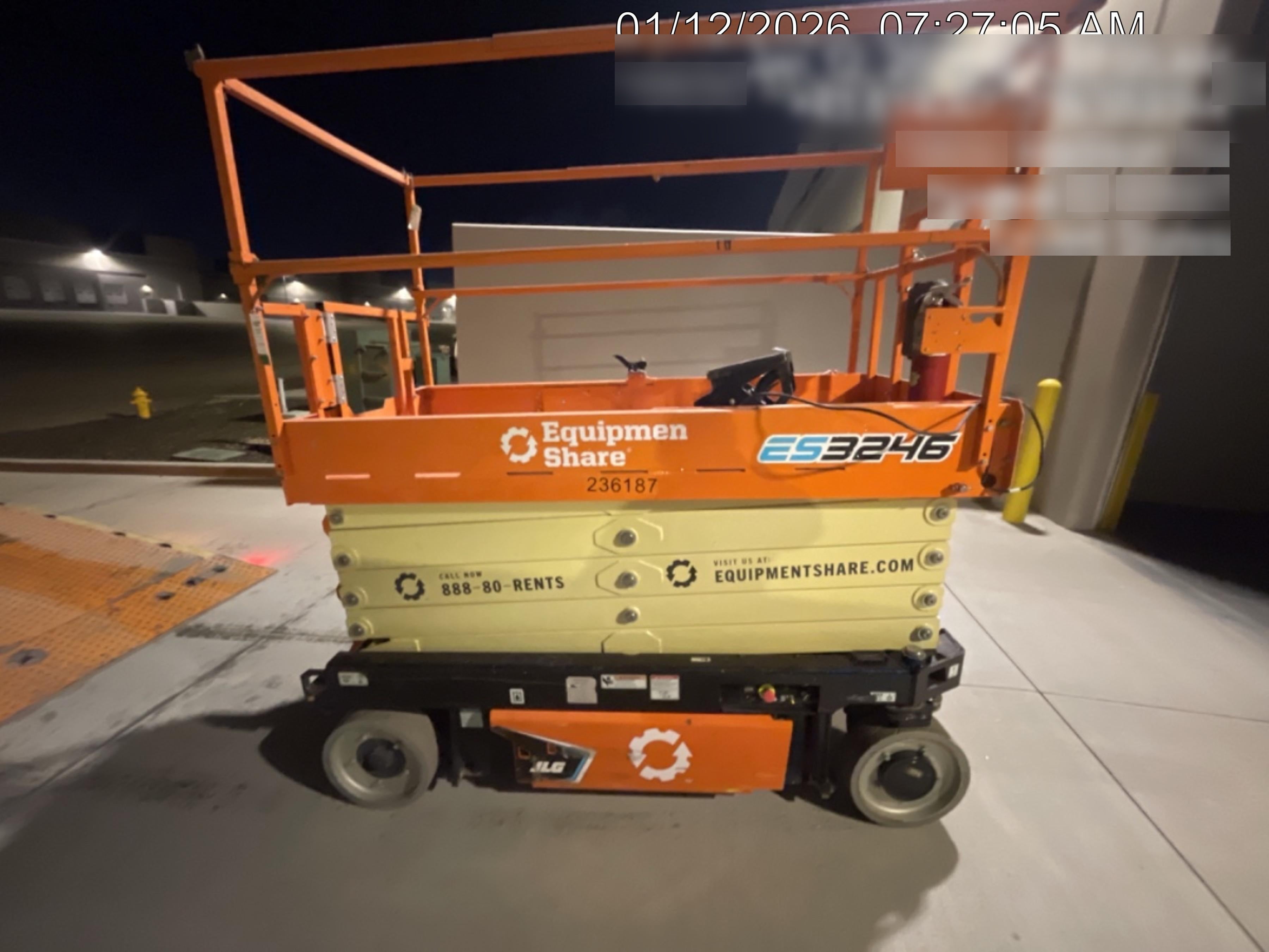 2022 JLG ES3246