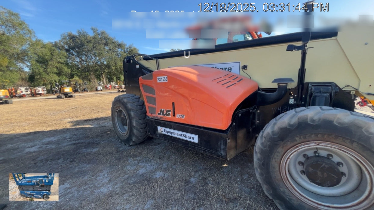 2022 JLG 1075