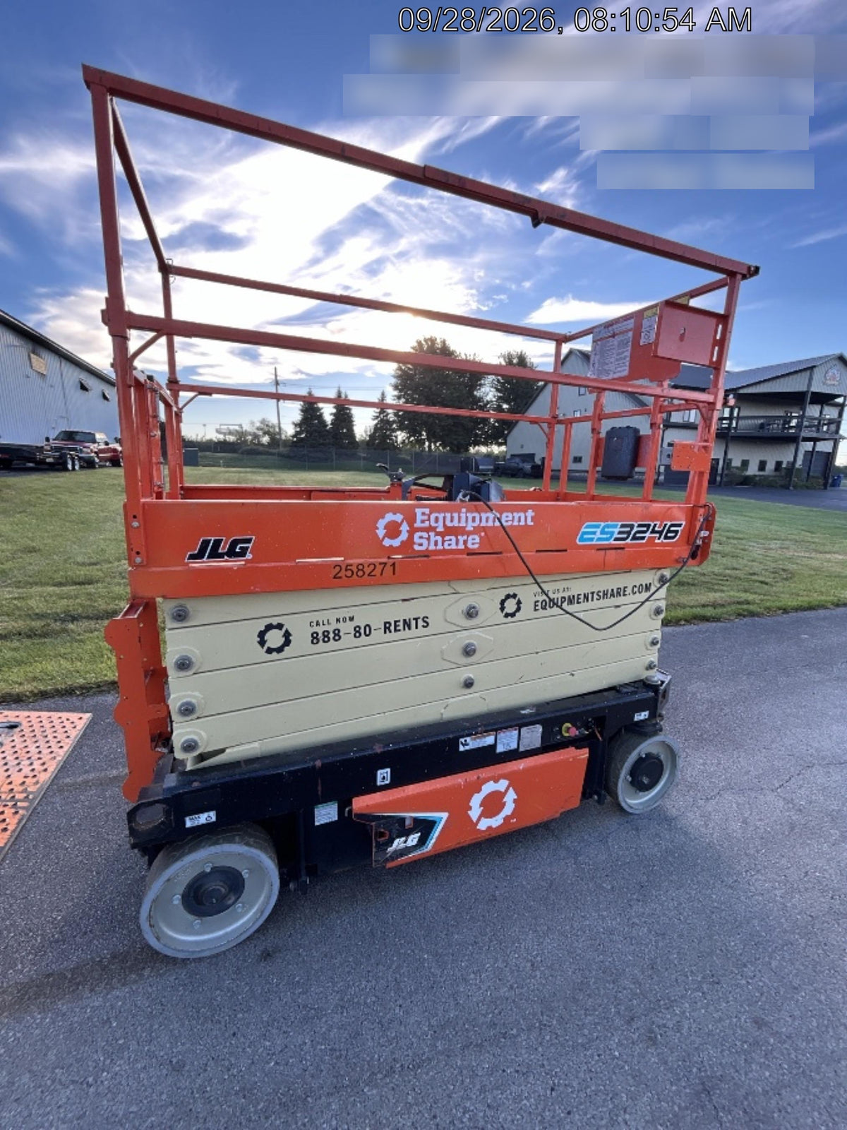 2022 JLG ES3246