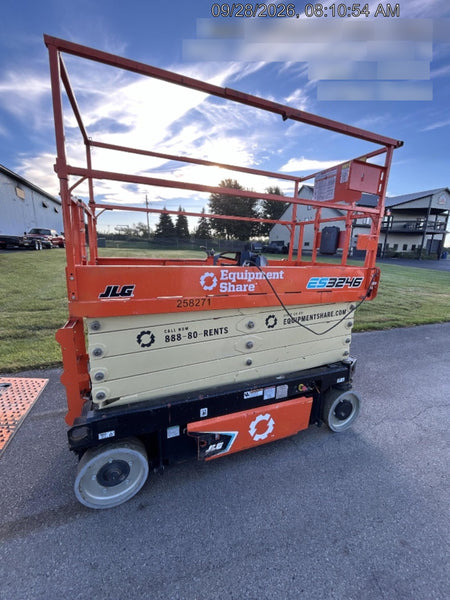 2022 JLG ES3246