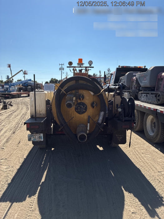 2021 Vac-Tron LP573XDT T4 Koehler Diesel Engine, 500 Gallon Debris Tank, x2 100 Gallon Water Tanks