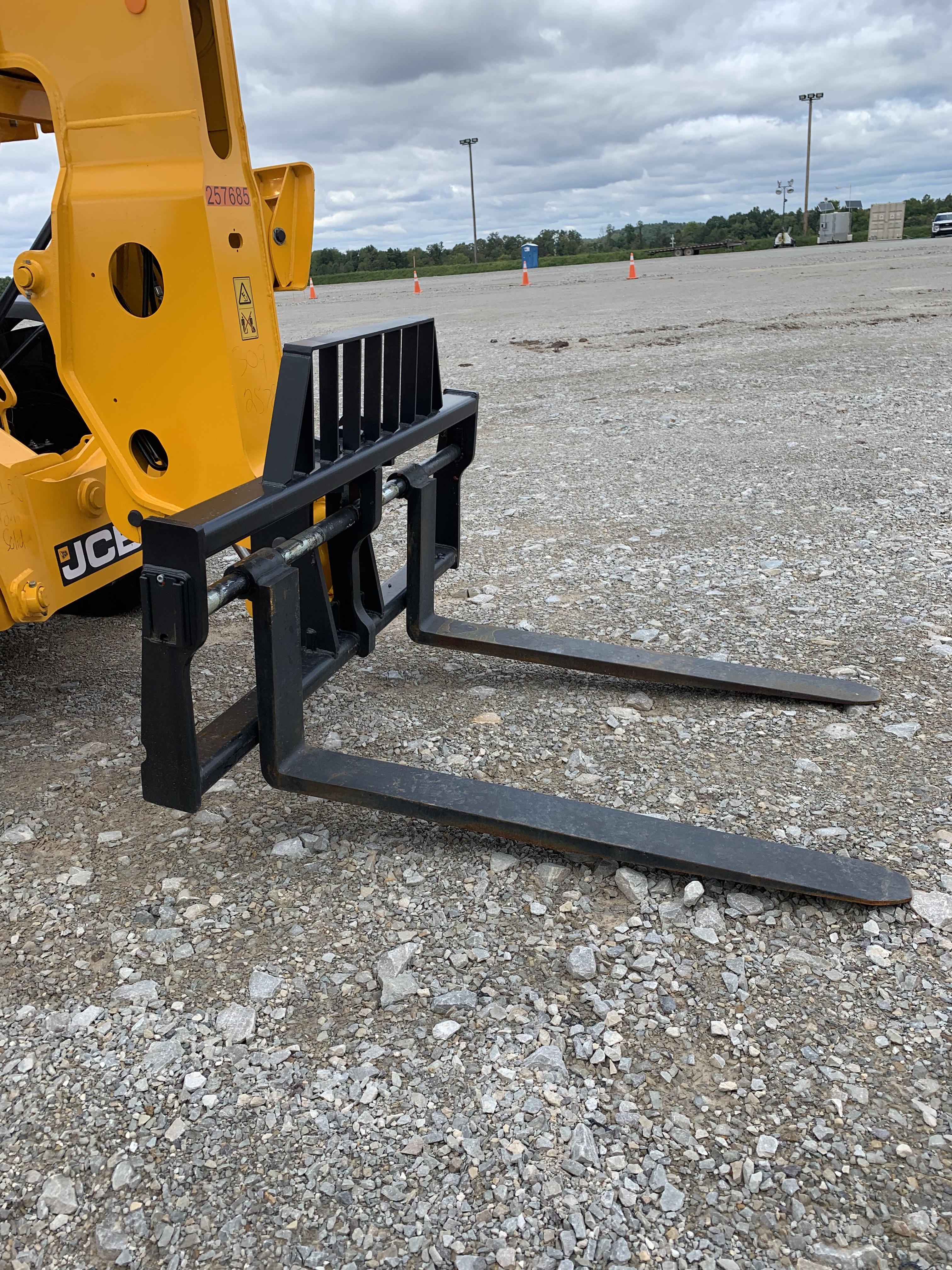 2022 JCB 512-56