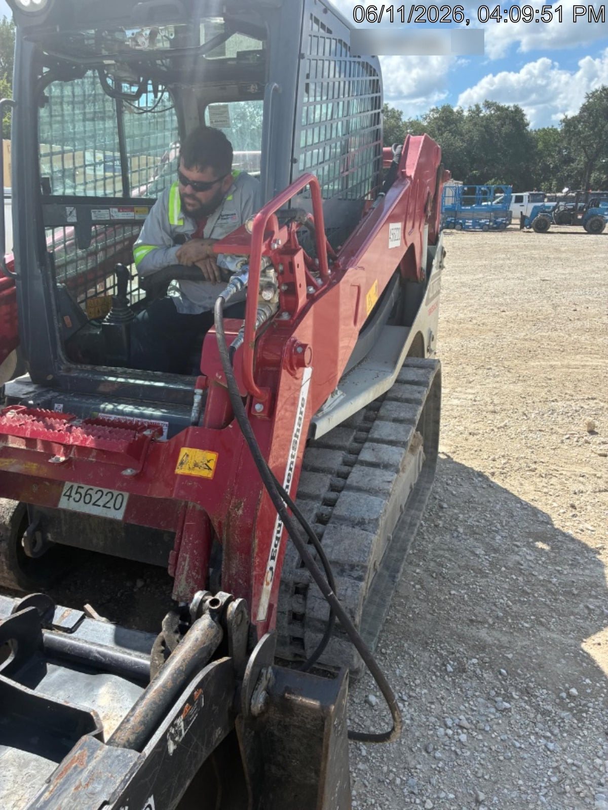 2024 TAKEUCHI TL10V2-CR