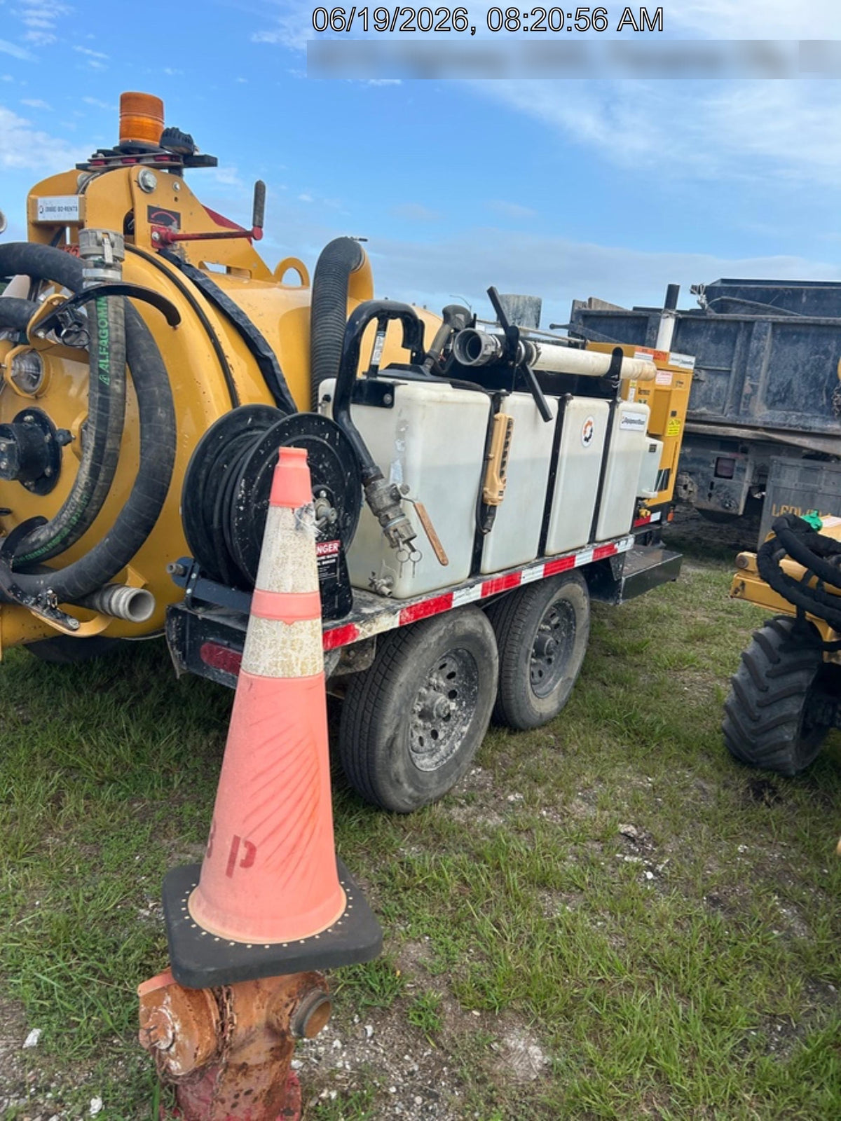 2023 Vac-Tron LP573XDT T4 Koehler Diesel Engine, 500 Gallon Debris Tank, x2 100 Gallon Water Tanks