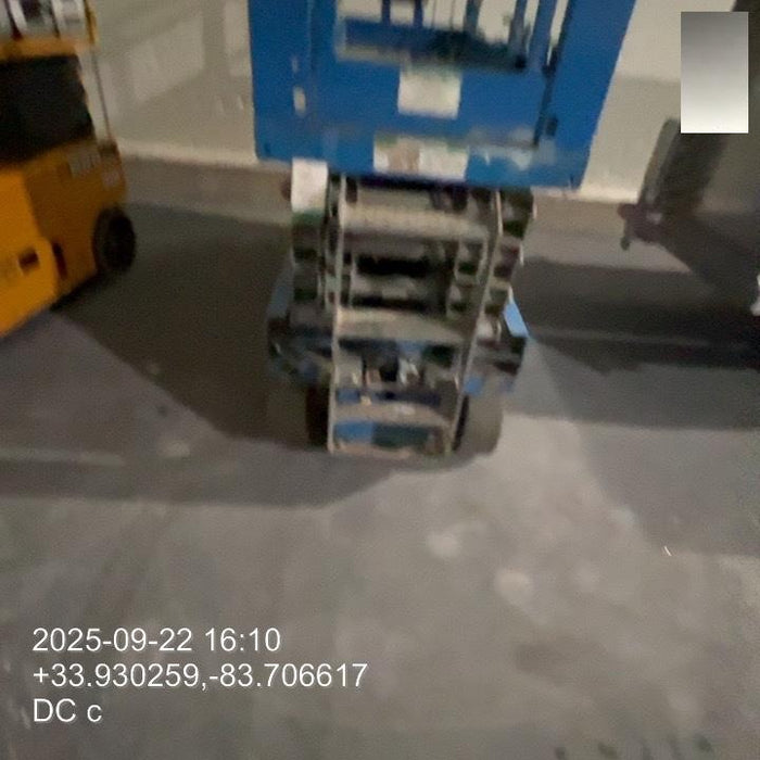 2019 Genie GS-2632 Folding rails with half height swing gate