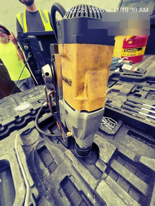 2022 DEWALT DWE1622K