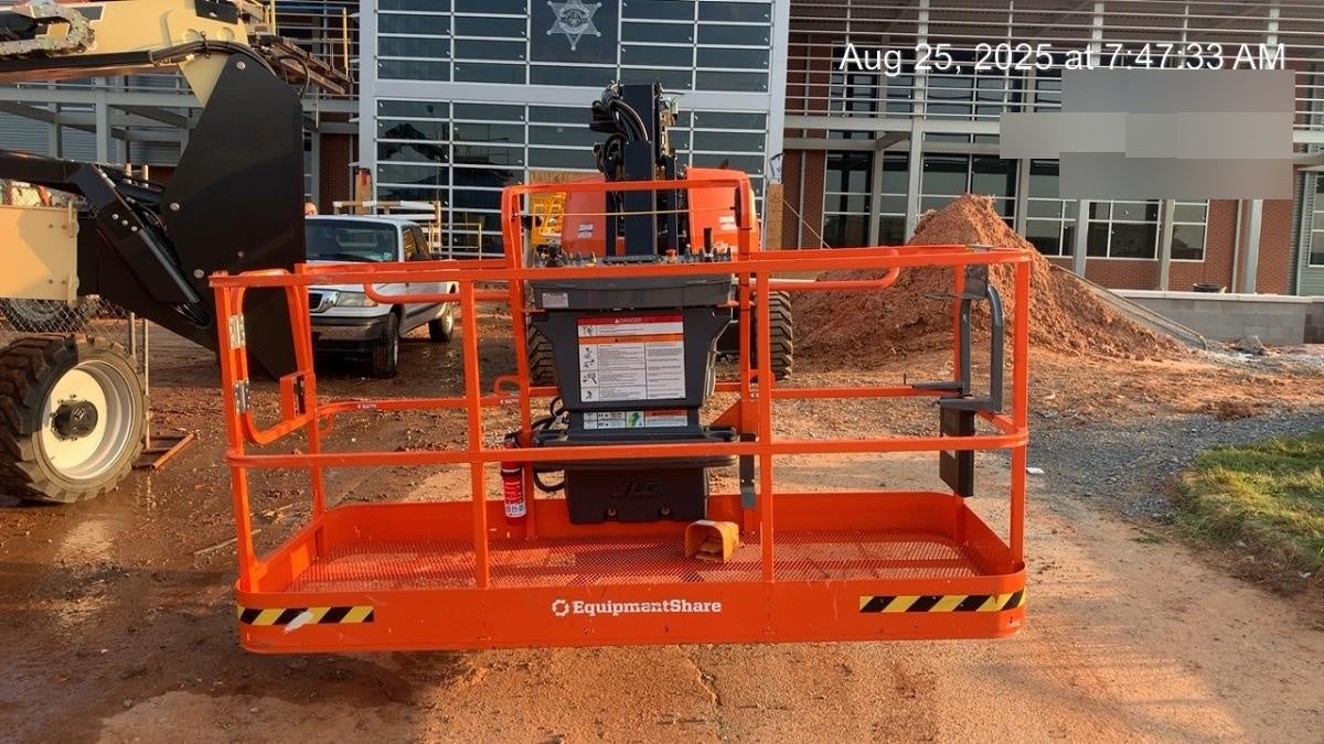 2025 JLG 660SJ