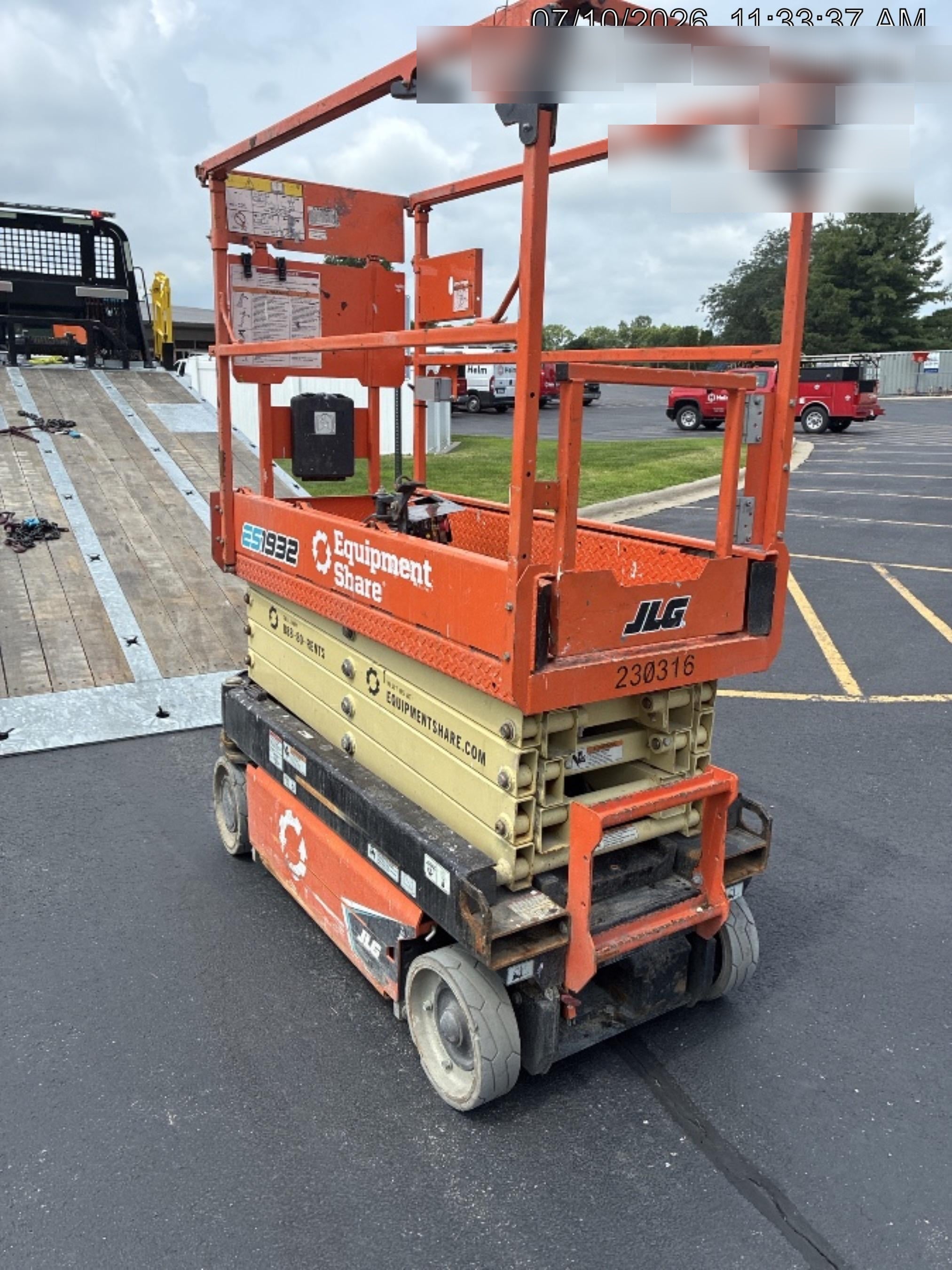 2022 JLG ES1932