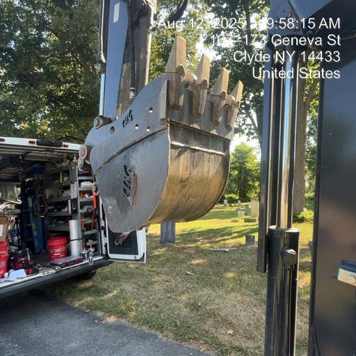 2025 TAKEUCHI 18" HD Bucket - Takeuchi