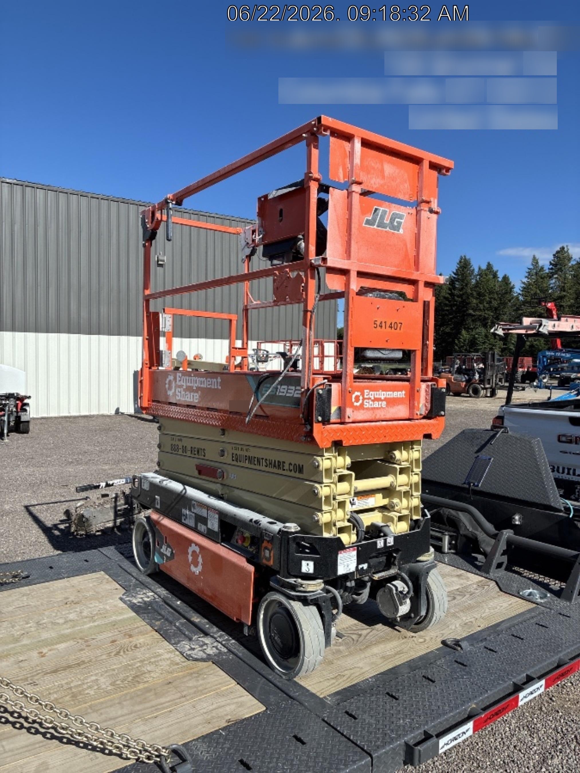 2025 JLG ES1932