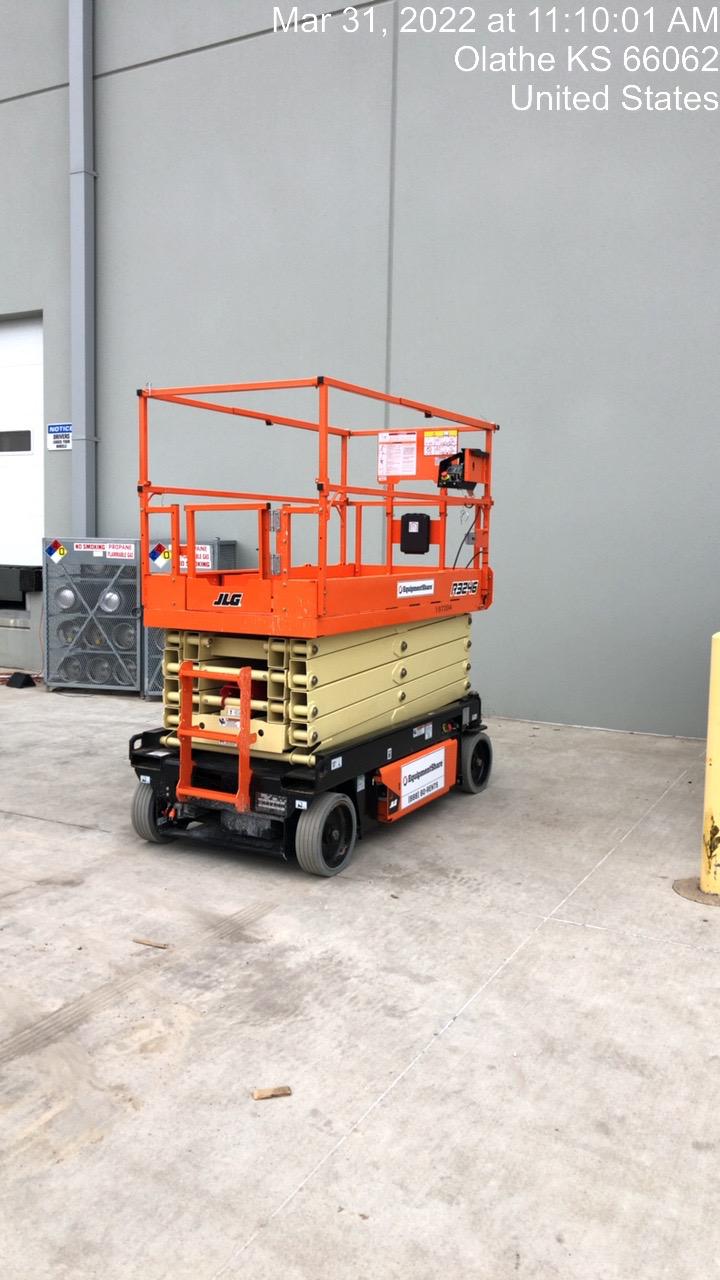 2022 JLG R3246