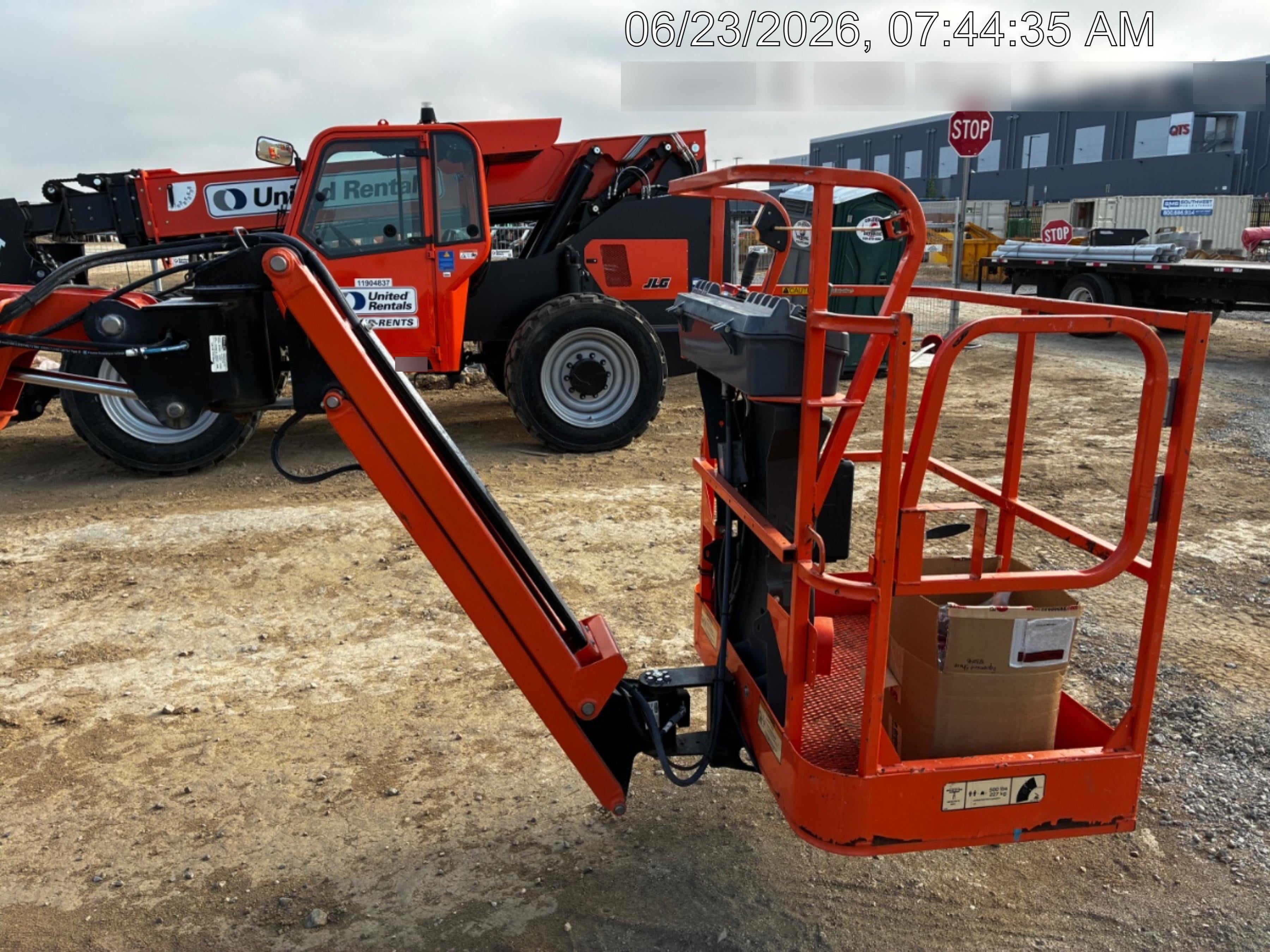 2019 JLG E300AJP