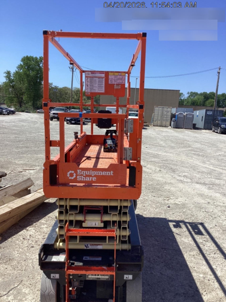 2023 JLG ES2632