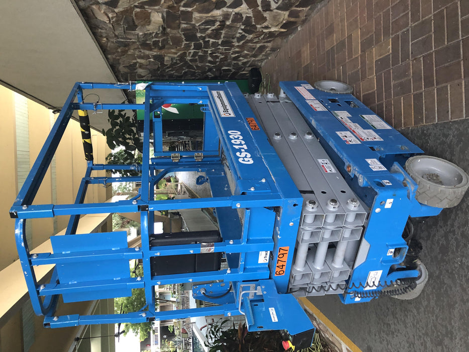 2020 Genie GS-1930 Solid Non Marking Tires, Beacon, Folding rails with half height swing gate