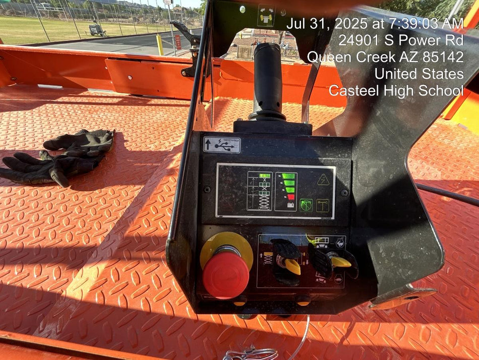 2025 JLG ES3246