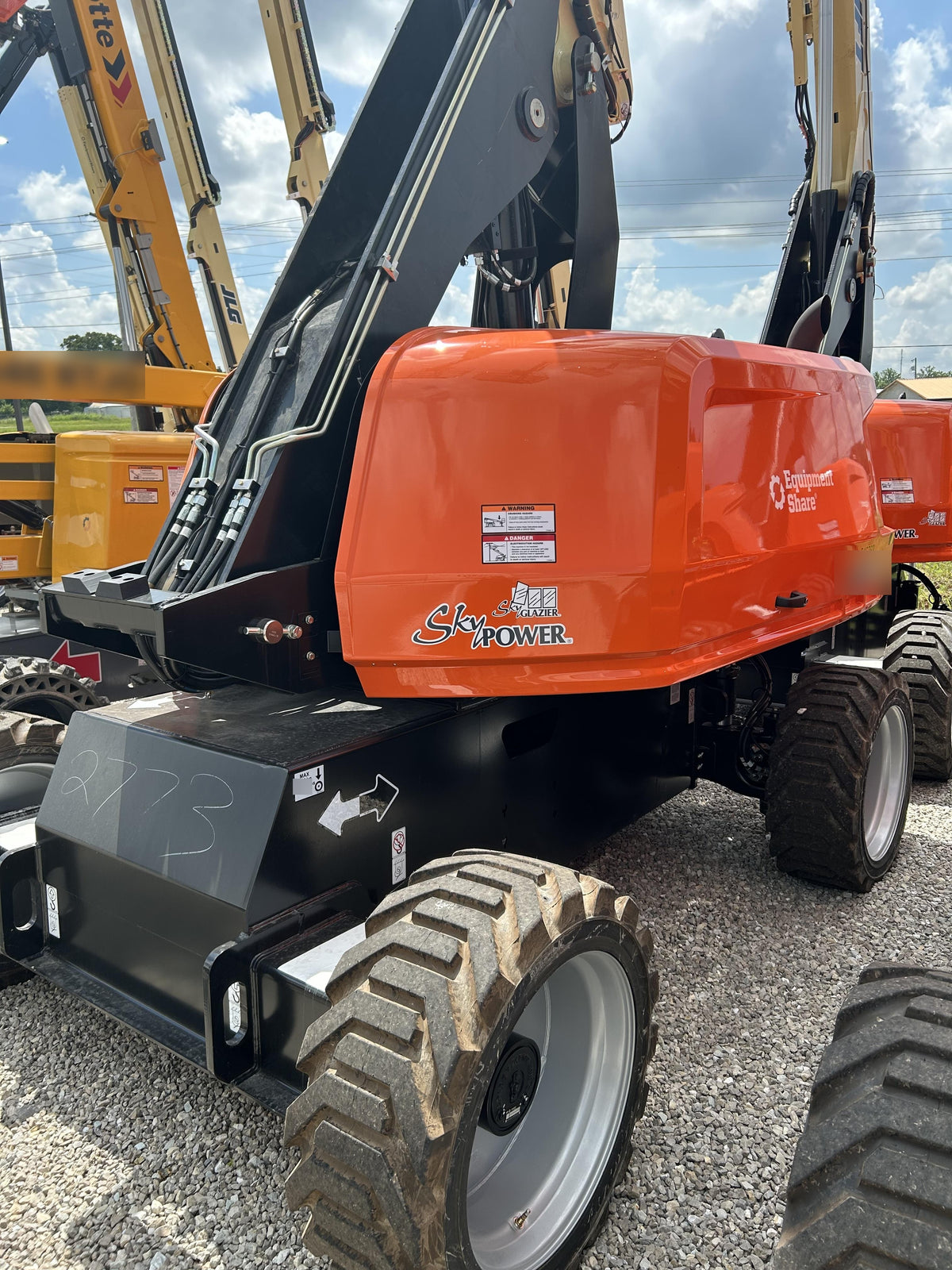 2025 JLG 660SJ
